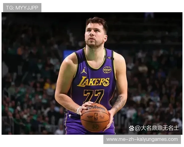 东契奇突破造对抗并命中，独行侠在第四节发力